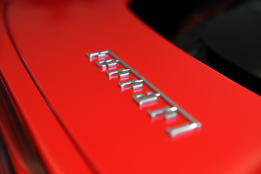 Ferari predstavio hibridne zveri