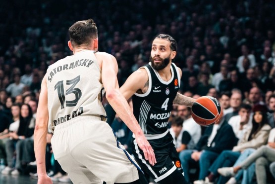 Klajburn nestvarnom trojkom zaledio Arenu i srušio Partizan