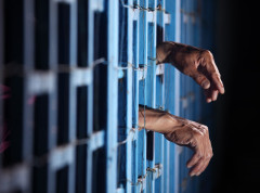 Trostruki ubica iz Sanskog Mosta prvostepeno osuđen na 42 godine zatvora