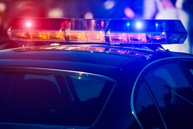 MASOVNA TUČA MALOLETNIKA U ŠKOLSKOM DVORIŠTU! Policija privela oko 20 učesnika