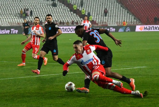 Rumuni pali u Beogradu: Zvezda gura ka evropskom proljeću