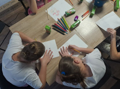 AikBank pokreće program „Za školu s više razumevanja“: Donacije za opremanje škola