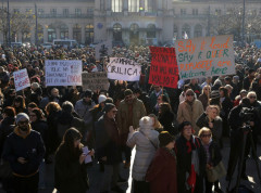 Protestni marš građana „Ujedinjeni protiv fašizma“ obeležili incidenti i hapšenje