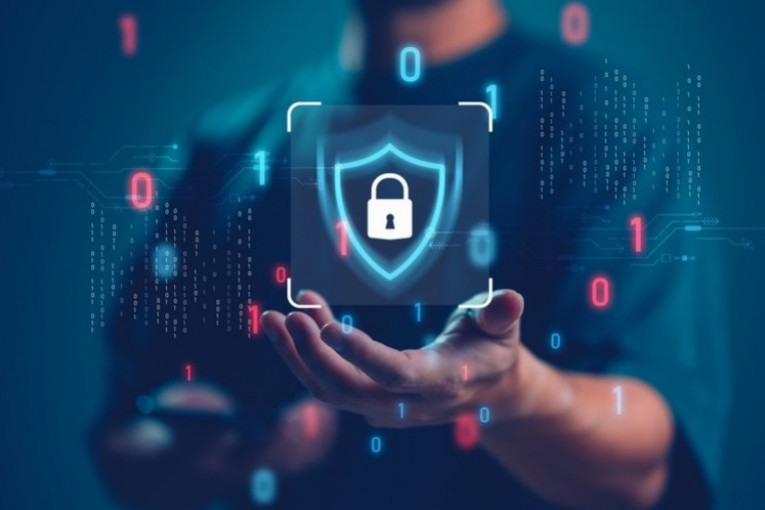 PANIKA U SRBIJI! Prevaranti vam mogu isprazniti račun dok gledate u telefon