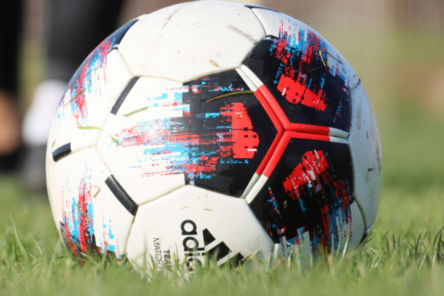 CRVENO-BELI NEZADOVOLJNI SUĐENJEM: Kao najveći klub izražavamo zabrinutost…