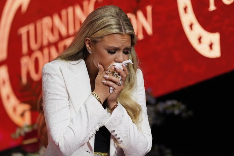 „DA LJUDI VIDE ŠTA JE PRAVO ZLO“ Kirkova udovica nezadovoljna odlukom suda