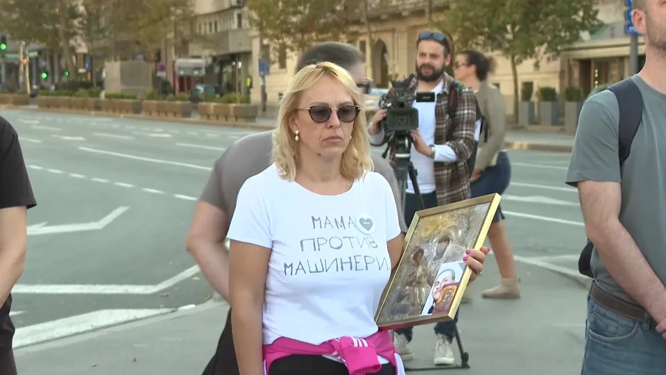 Tenzije i podrška majkama: Protesti u Beogradu