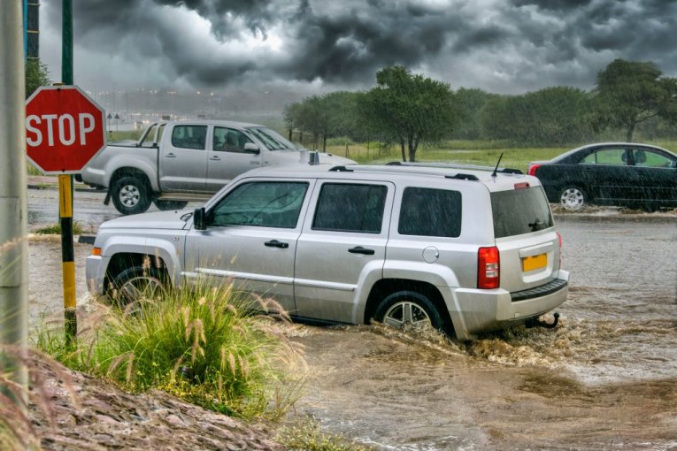 APOKALIPSA U AMERICI: 41 milion ljudi pod opsadom NEZAPAMĆENOG NEVREMENA! Vlast izdala retko upozorenje: "Ostanite u domovima, preti nam SMRTNA OPASNOST!“ (VIDEO)