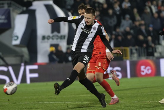 Partizana pobijedio Napredak i ostao vodeći