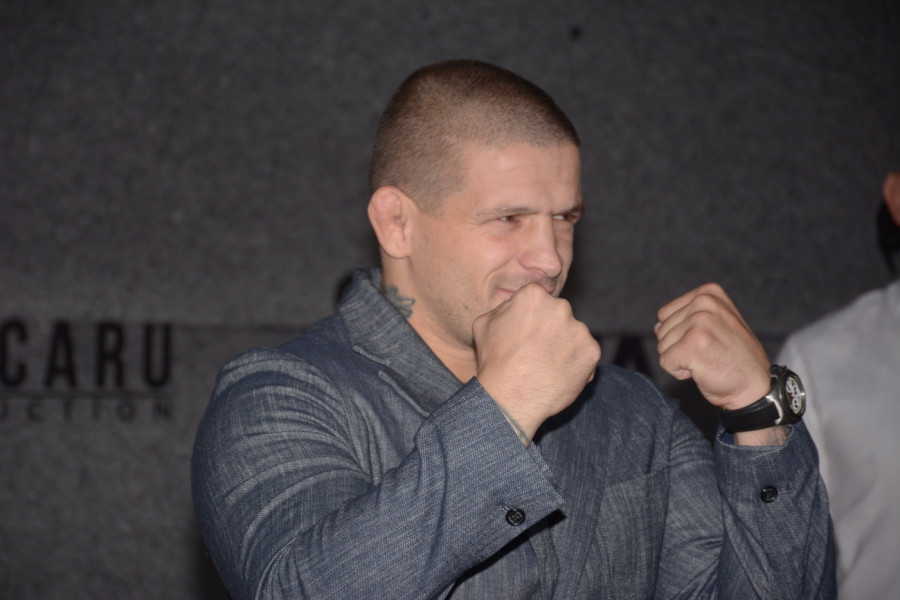 VASO, ŠTA SE DOGODILO? Bakočević posle nekoliko sekundi borbe BRUTALNO NOKAUTIRAN! (VIDEO)