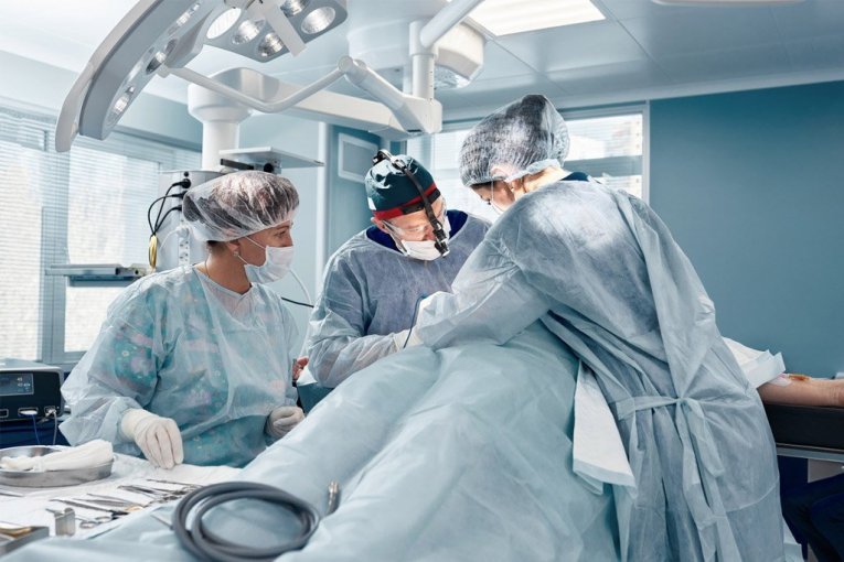 Pacijent primio bubreg i dobio BESNILO, doktori u šoku otkrili izvor zaraze! SVE JE POČELO OD OGREBOTINE!