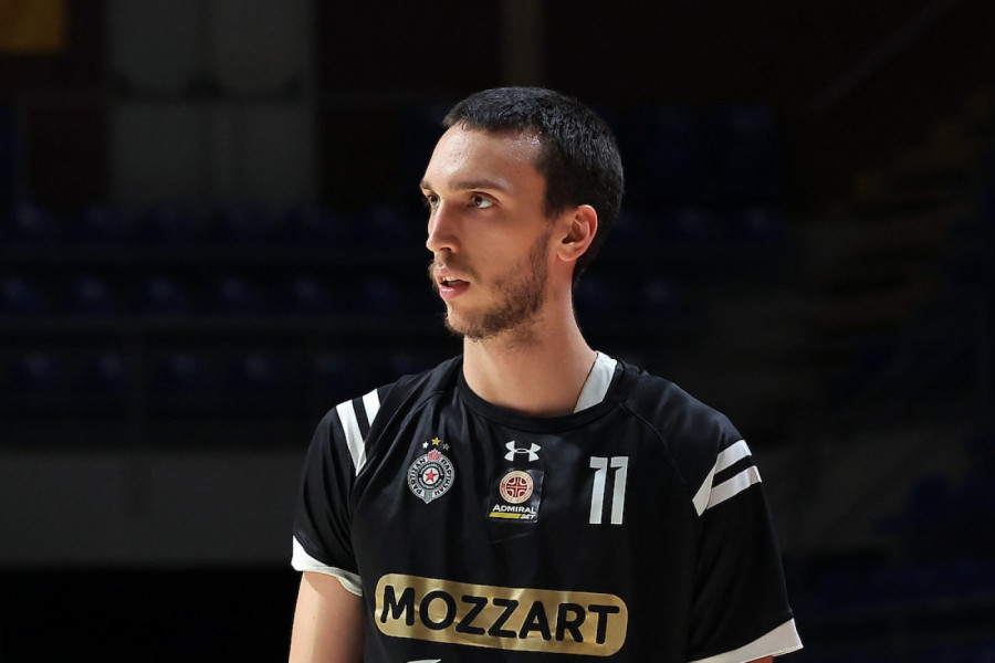 ŠTA POKUŠEVSKI RADI POSLE PORAZA? Isplivala fotografija nakon debakla u Areni – šta vi mislite o ovome?