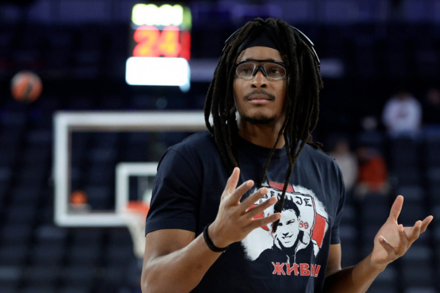 MONEKE NIJE MOGAO DA ZADRŽI SUZE: Evo šta je rasplakalo košarkaša Crvene zvezde Meridianbet (VIDEO)