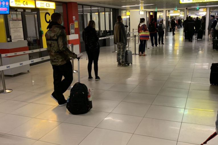 UŽAS U ŠPANIJI! Muškarac pokušao da se ukrca u avion sa mrtvom suprugom!