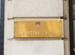 Poslanicu Daliju Orešković udarila struja u parlamentu