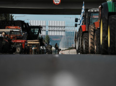 Grčka vlada pozvala podeljene poljoprivrednike koji protestuju na pregovore