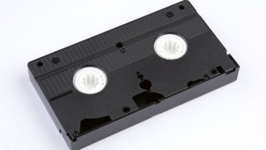 STARE MUZIČKE KASETE ZLATA VREDNE Za pojedine se može kupiti i kuća