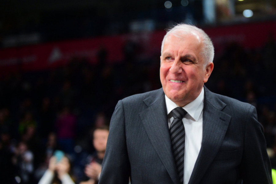 ŽOC U KAFANI DOK PARTIZAN TONE: Obradović slavio uz pesmu i poznata lica! (FOTO)