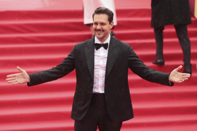 NAPUNIO SAM 24 GODINE! Miloš Biković proslavio ROĐENDAN, objavom bacio sve u rebus! (FOTO)