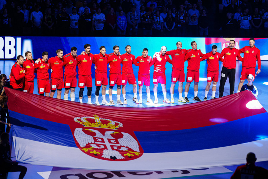 LAVOVSKA BORBA SRBIJE: Naši momci korak ispred protivnika nakon prvog poluvremena!