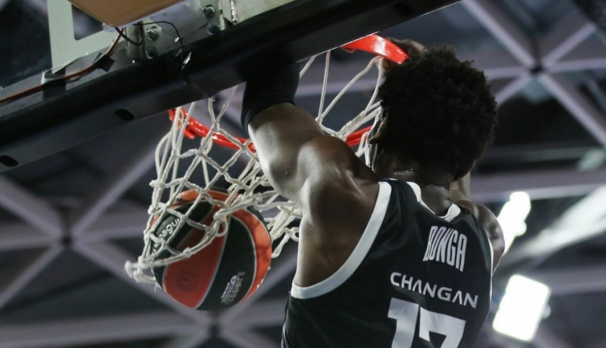 MILANSKA MODA CRNO-BELIMA NIJE PRIJALA: Partizan protiv Kluža leči evroligaške rane!