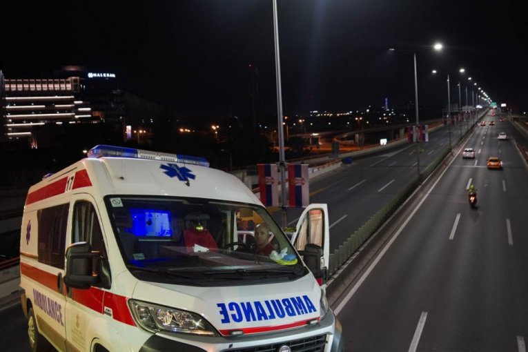 DVE SAOBRAĆAJNE NESREĆE U BEOGRADU: Burna noć za Hitnu pomoć