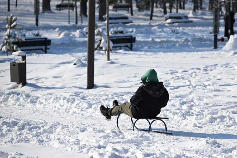 Balkan zavejan, deca u OVIM ŠKOLAMA neće u ponedeljak u klupe