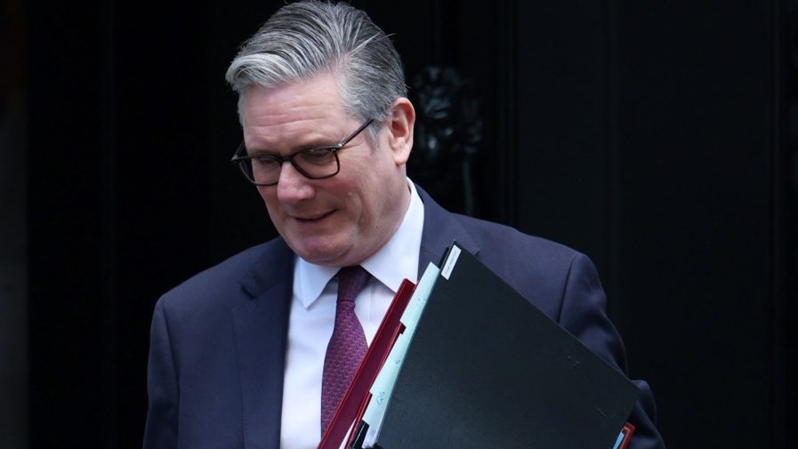 Slučaj Epstin mogao bi da sruši svetskog lidera ali to nije Tramp: Šta će biti sa Kir Starmerom? – Svet