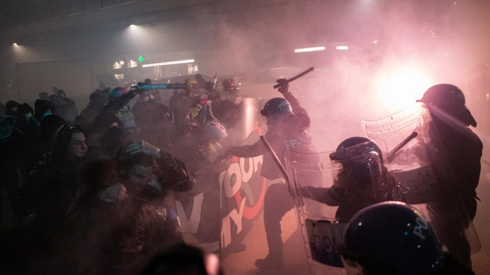 Italijanska policija bacila suzavac na demonstrante koji su protestovali u blizini olimpijskog sela – Svet