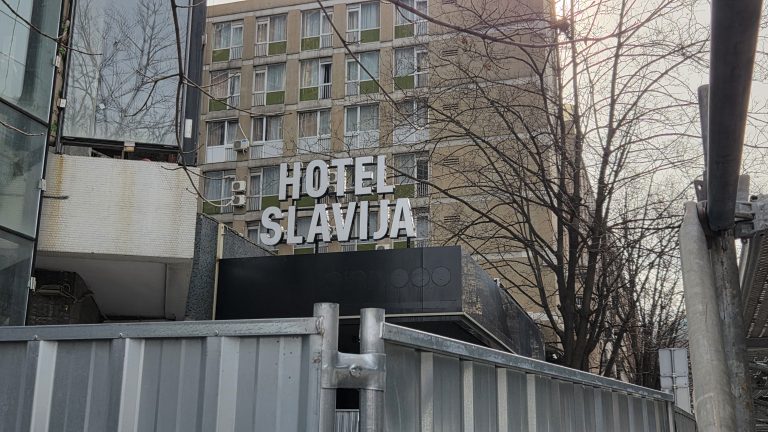 Živi dokument urbanog razvoja Beograda: Hotel „Slavija“ nekada imao svoje vinograde, a sada dobija staklenu zavesu – Ekonomija
