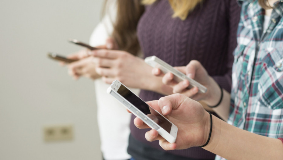 Kalifornija planira da deci ograniči pristup mrežama