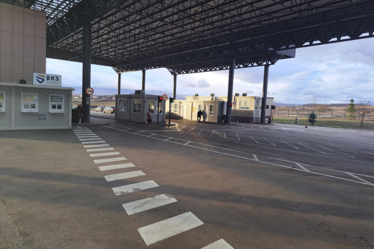 ALBANSKI POLICAJAC POKUŠAO DA PRENESE MILION EVRA PREKO GRANICE! Uhvaćen na Merdaru