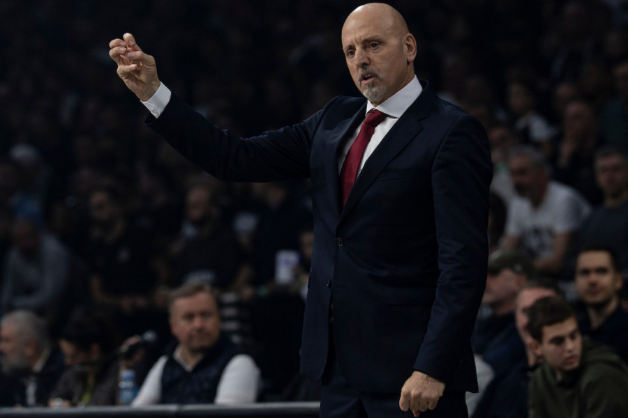 „NE ŠUTIRA SE TROJKA, IDE SE NA FAUL“: Saša Obradović sumirao utiske nakon poraza – da li je Nvora morao drugačije da reaguje? (VIDEO)