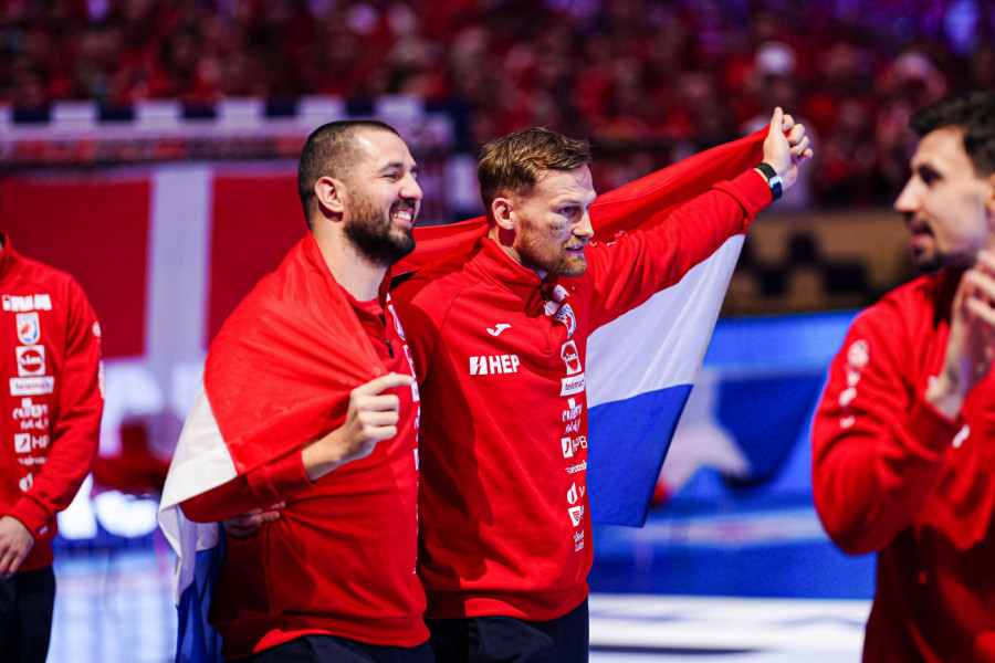 E, PA NEĆE MOĆI: Otkazan doček u Zagrebu, gradonačelnik nije poklekao pred zahtevima reprezentativaca – Tompson neće pevati!