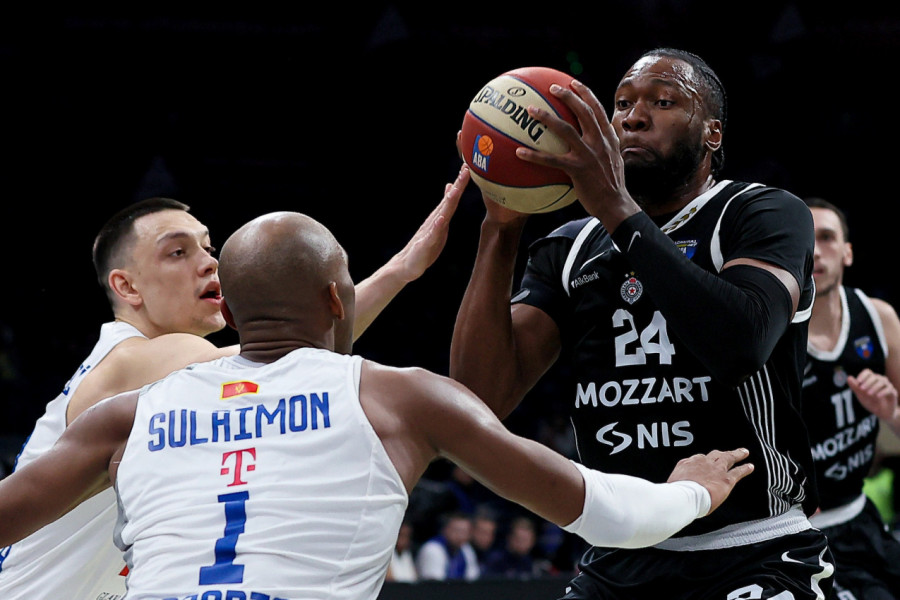 ŽIVNULA BUDUĆNOST! Topi se prednost Partizana!