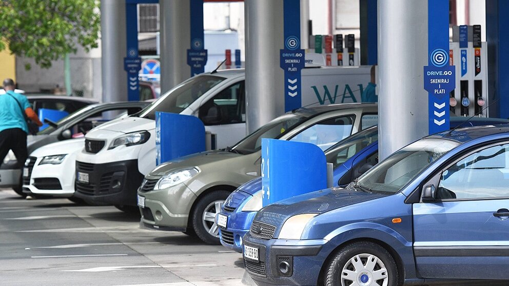 Očekuje se rast cena goriva u Srbiji i ovog petka, ne pomažu ni mere države: Koliko su do sada porasle cene dizela u Evropi? – Ekonomija