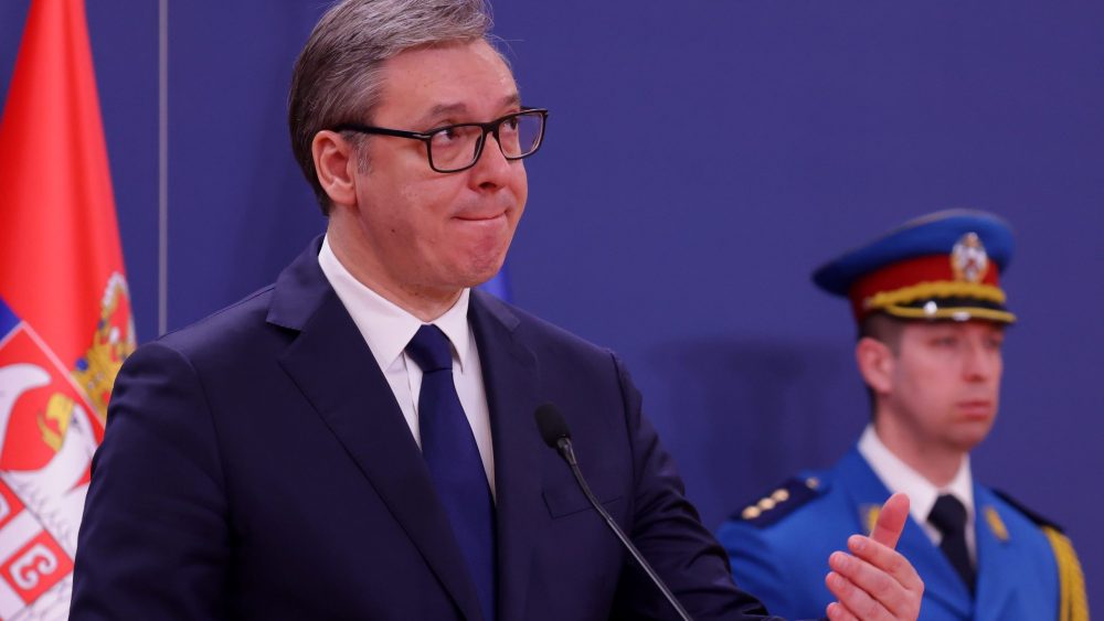 Rojters piše: Srbija, partner NATO-a, priznala kupovinu kineskih raketa nakon curenja fotografija – Svet