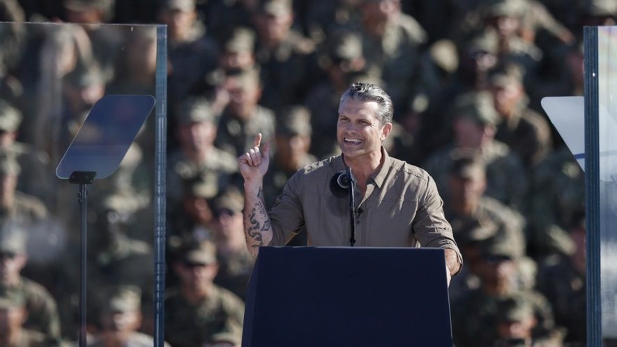 AP: Kako je Pit Hegset uveo hrišćanski ekstremizam u Pentagon – Svet