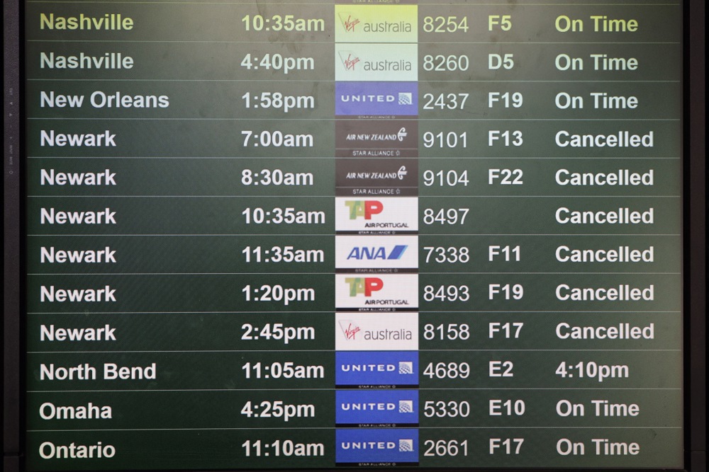 Zbog jake mećave otkazivanje letova u SAD, gužve i zbog neplaćanja osoblja – Svet