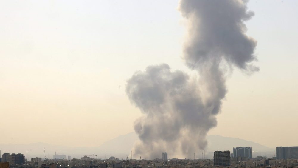 Izrael i SAD napali Iran: Tramp i Netanjahu tvrde da je ajatolah Ali Hamnei ubijen, pozivaju Irance da „završe posao“ (FOTO, VIDEO) – Svet
