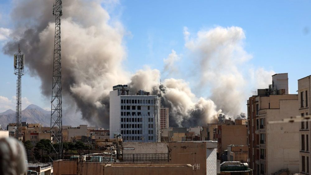 UŽIVO Rat na Bliskom istoku: Tramp najavio da će „danas Iran biti veoma teško pogođen“, iranski predsednik se izvinio zemljama u Zalivu – Svet