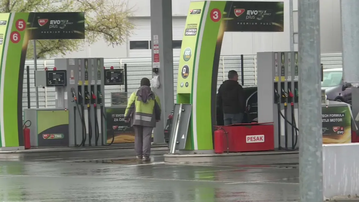 Gorivo u Srbiji i dalje najskuplje u regionu: Svakog petka oči uprte u info table – Vesti iz Srbije, regiona i sveta