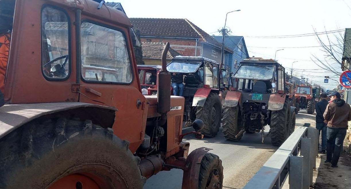 Poljoprivrednici blokirali prilaze graničnom prelazu Badovinci
