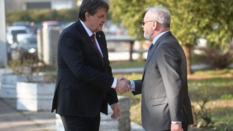 Ministar Gašić u preduzeću „Milan Blagojević-Namenska“