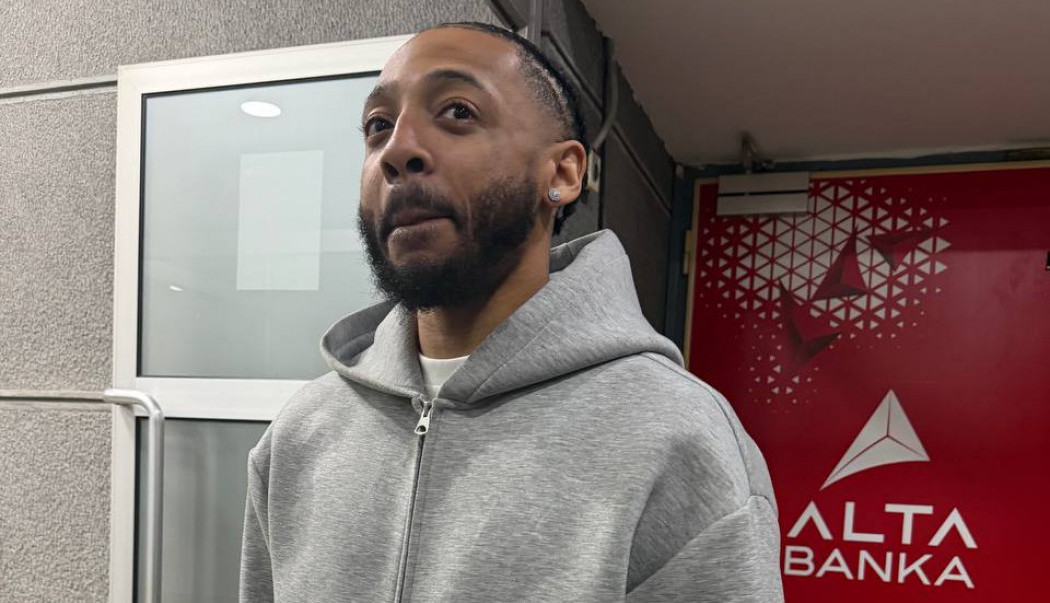 „PREGOVORI IDU U PRAVOM SMERU“: Karlik Džons progovorio o novom ugovoru! (VIDEO)