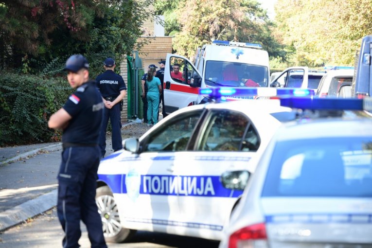 STRAVA I UŽAS U ODŽACIMA! Muškarac izbo DVE ŽENE