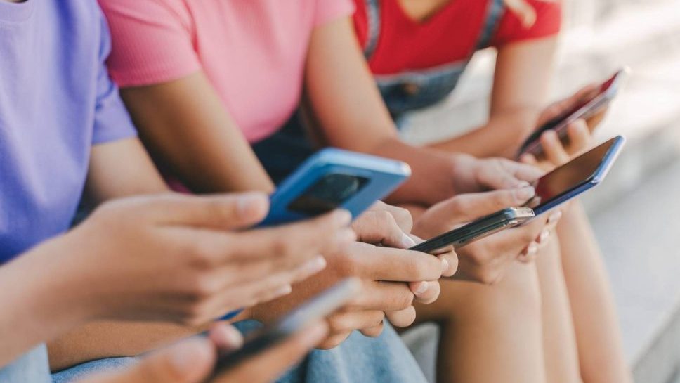 Istraživanje: Četiri faktora koja utiču na izbor mobilnog operatera – Ekonomija