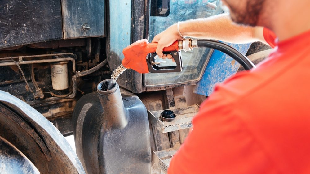 Na pumpama se pune rezervoari, vrtoglavo raste nabavna cena goriva – Ekonomija