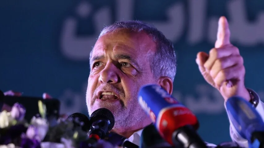 Teheran ogovorio Trampu: „Zapetljao se u sulude izjave“