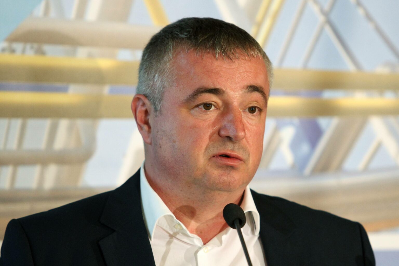 Beograd Srbima obećava Evropu, a gradi Rusiju